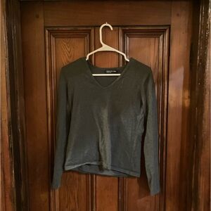 Gray V-Neck Long Sleeve Sweater